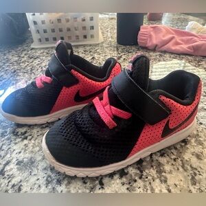 Nike Toddler Flex Experience Size 8C Shoes/Sneakers Black/Pink
